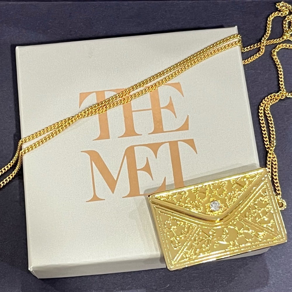Met Envelope Necklace